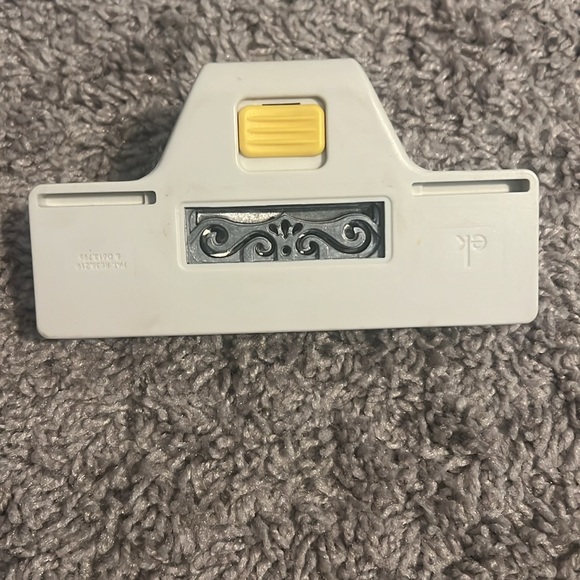 EK Tools Paper Punch - Picture 2 of 4